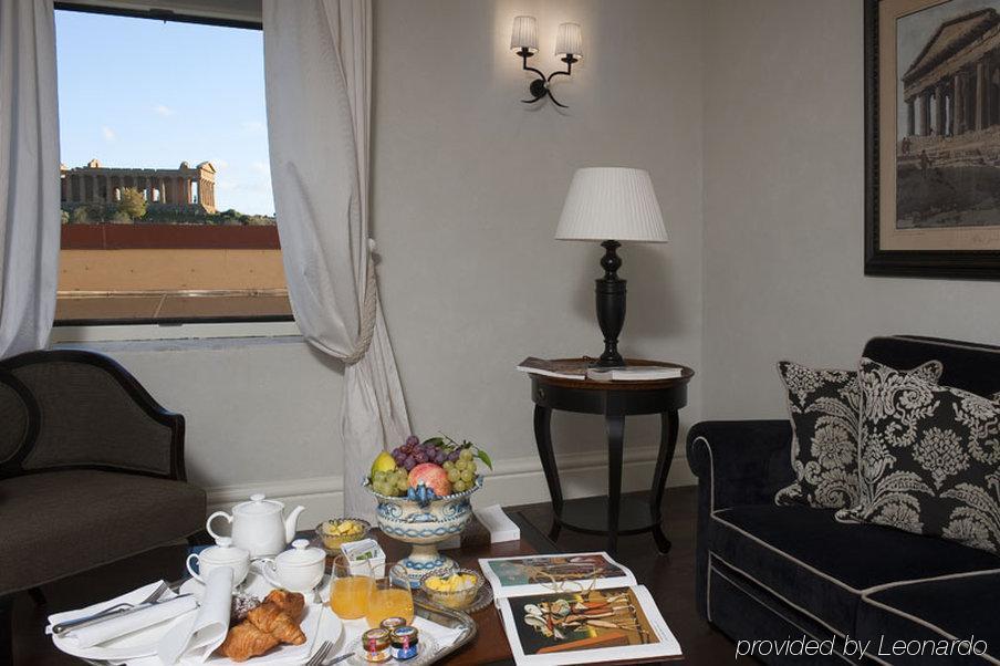 Hotel Athena