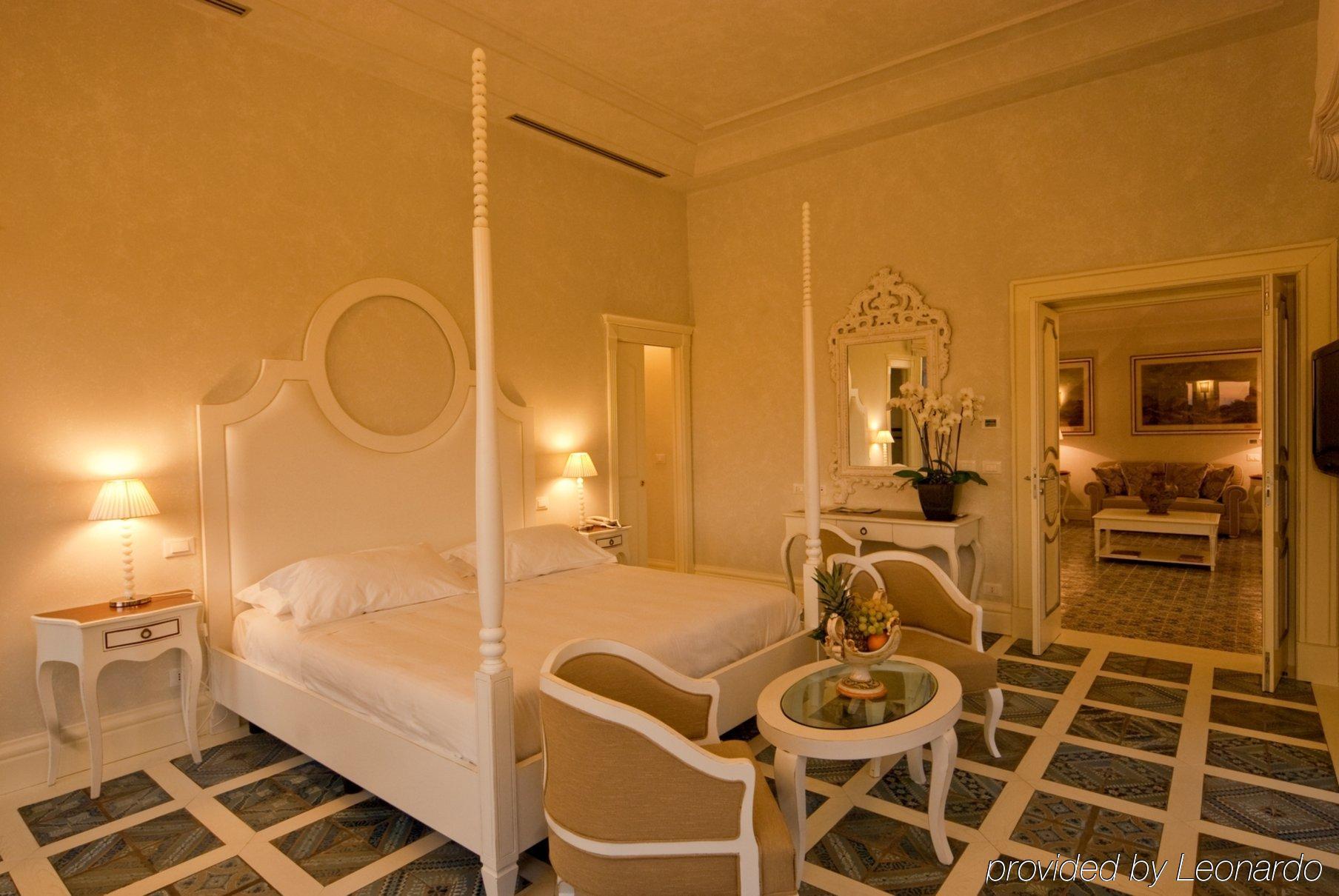 Athena Hotel