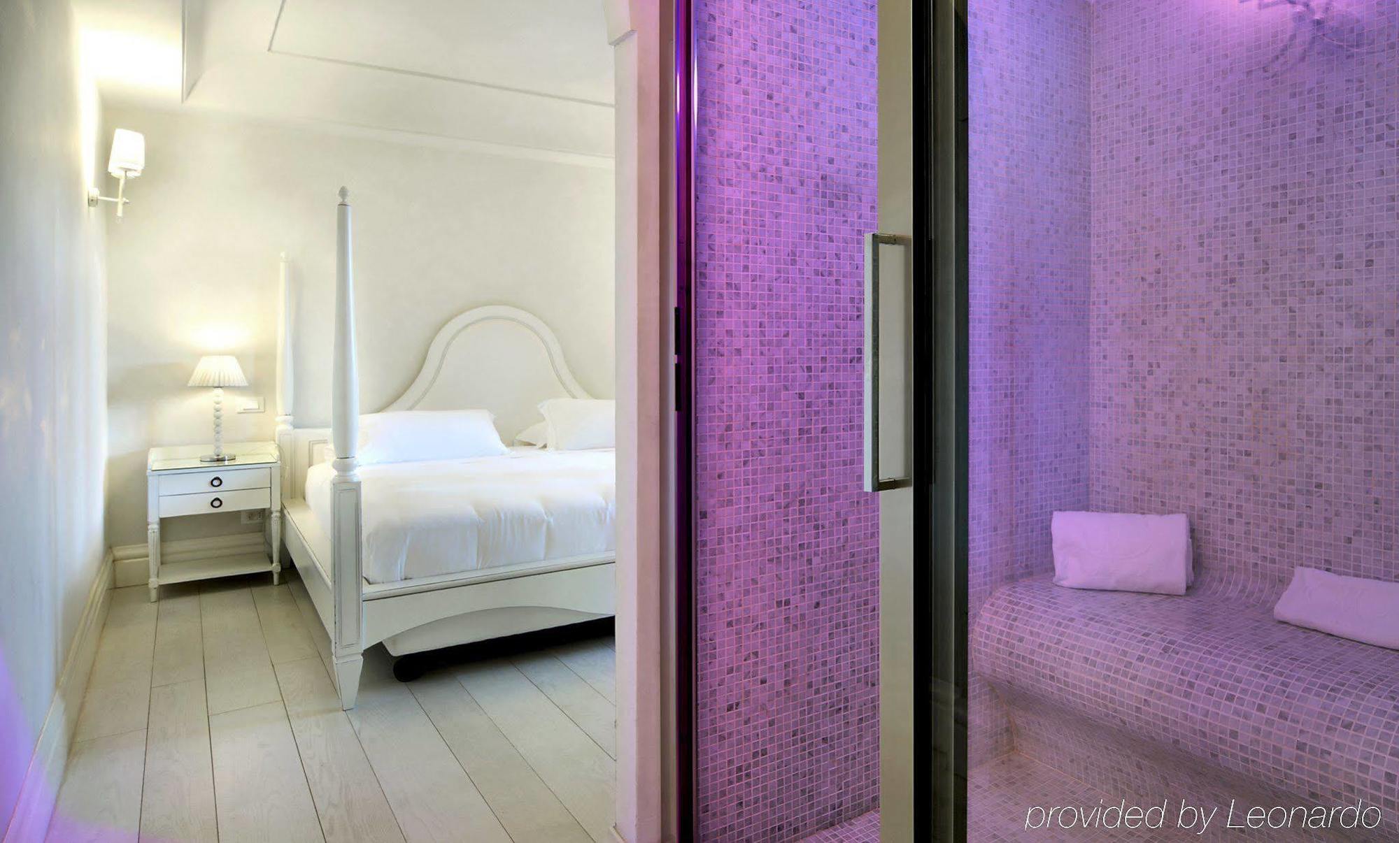 Athena Hotel