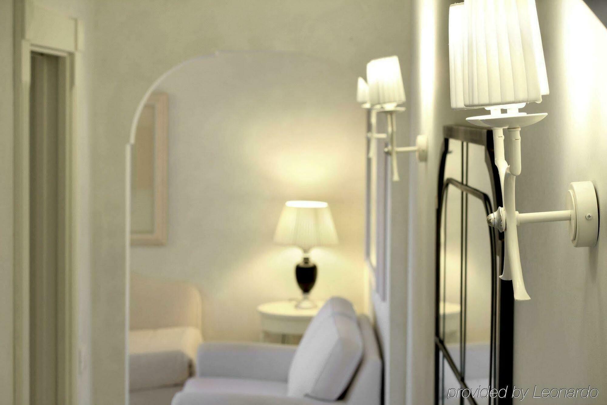 Hotel Athena